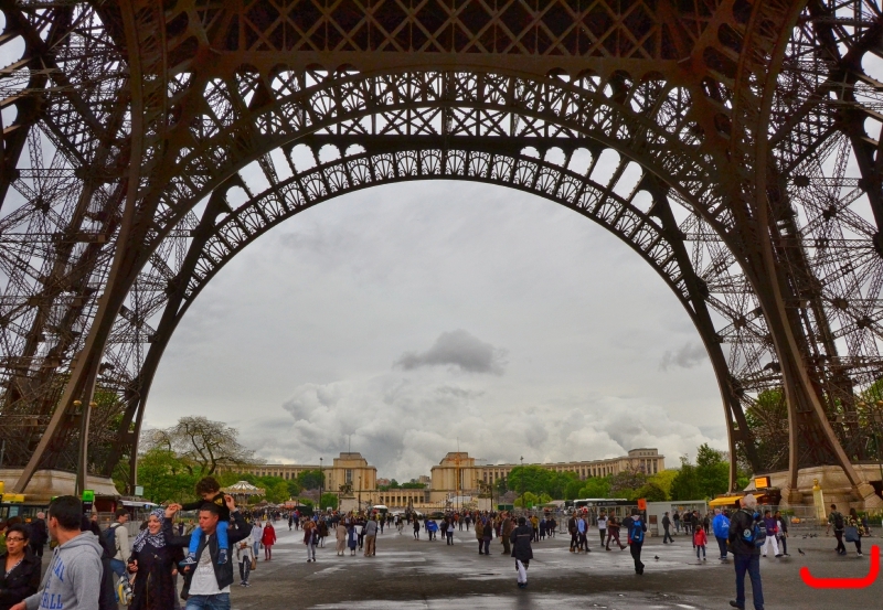 Париж, прибытие и прогулка к Эйфелевой башне_9